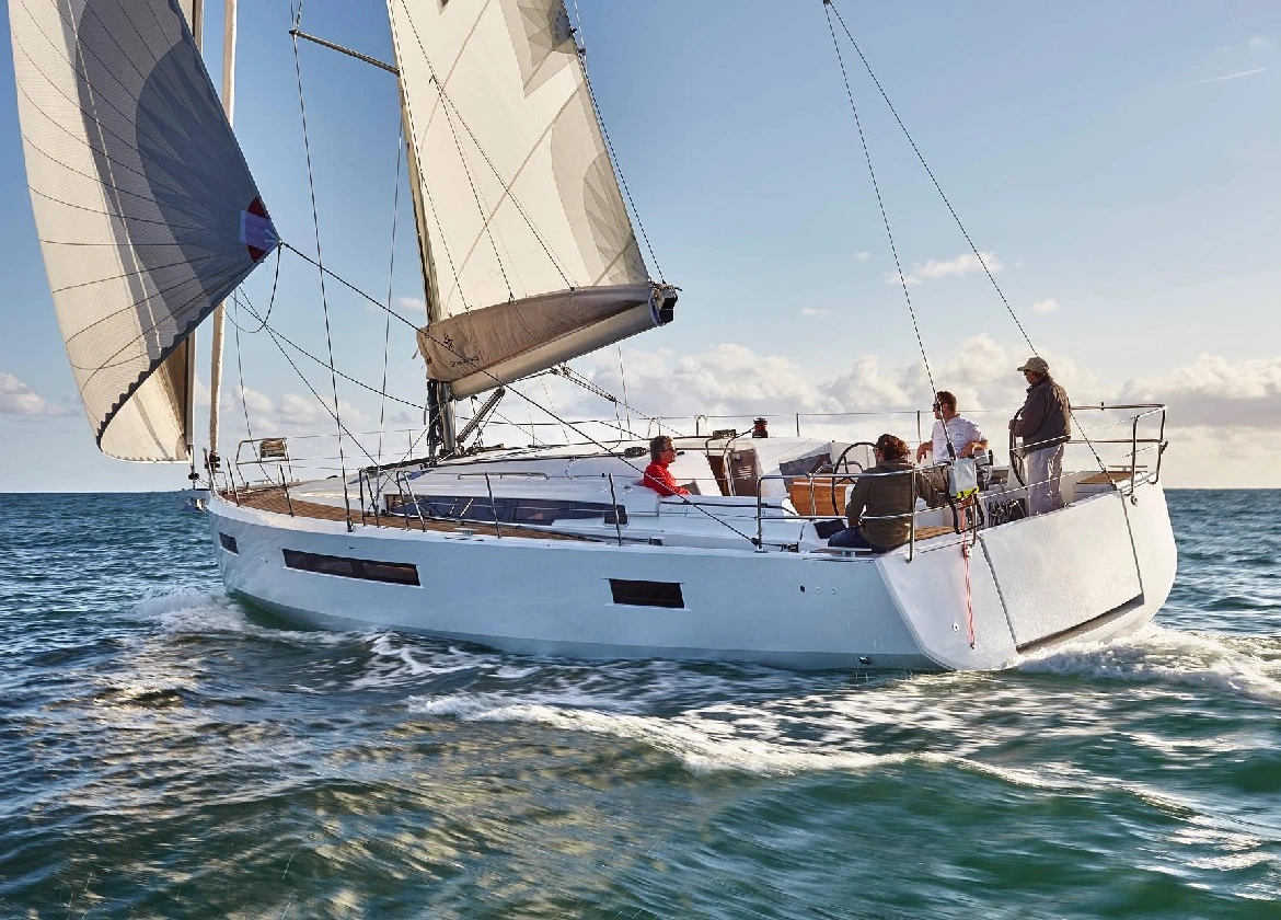 Jeanneau sun odyssey 490 sailing mallorca