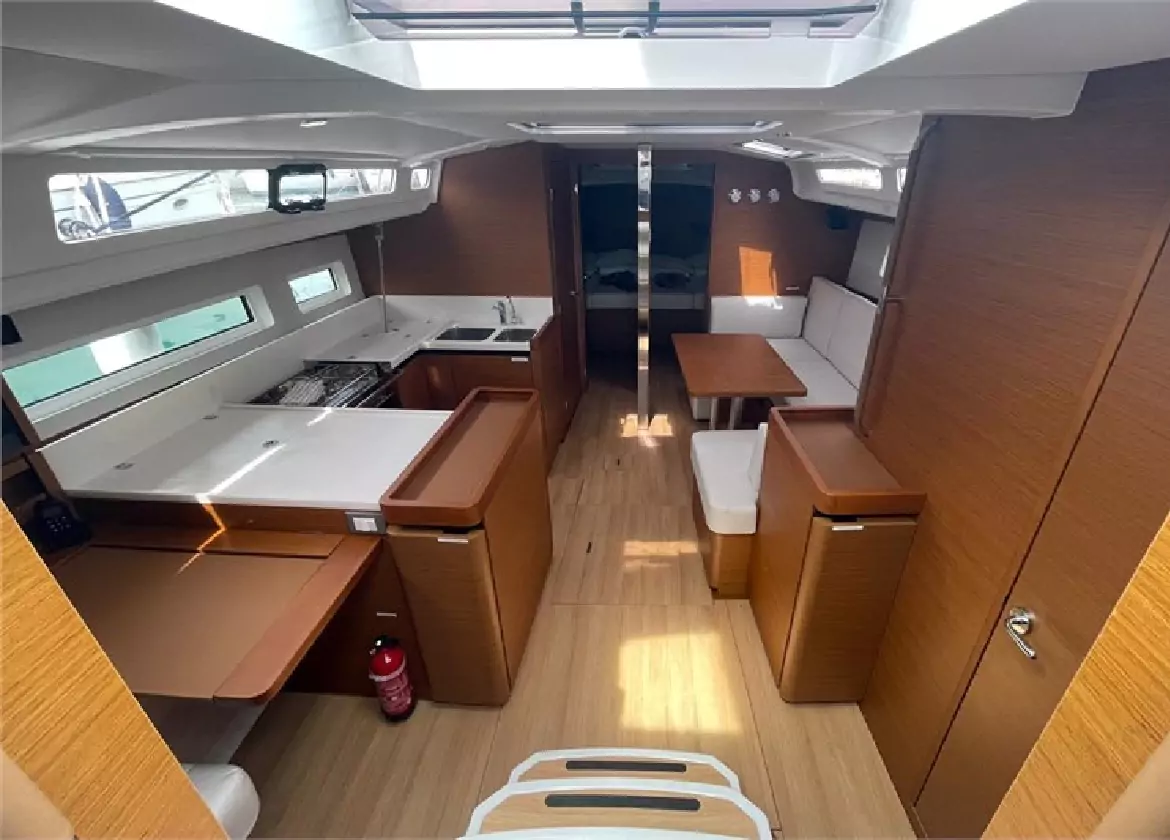 jeanneau sun odyssey 440 interior