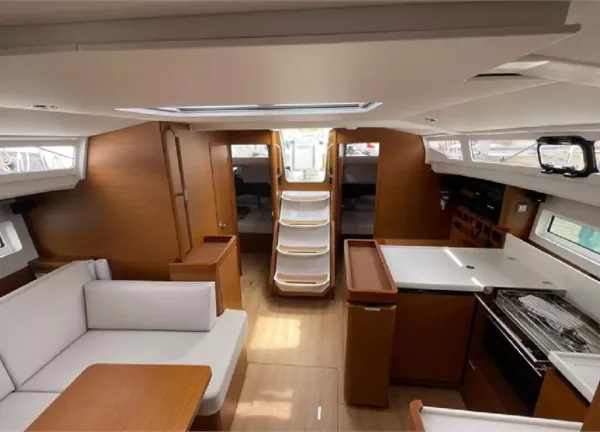 jeanneau sun odyssey 440 sailing yacht interior