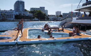 Lagoon Sixty 5 bathing platform