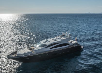 luxury-yacht-sunseeker-predator-84-balearic-islands