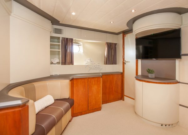 cabin luxury yacht mochi craft 85 balearics