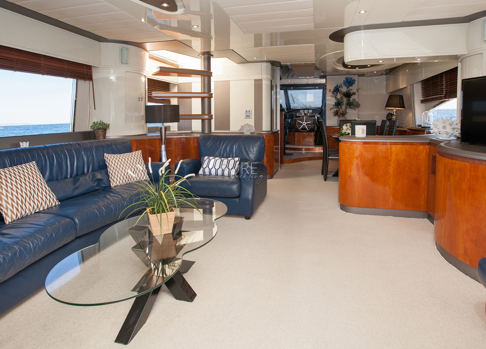 lounge luxury yacht mochi craft 85 balearics