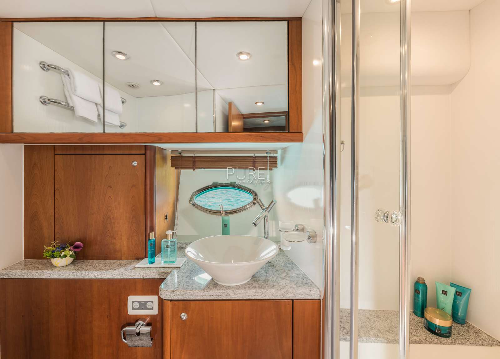 bathroom sunseeker predator 82 froggy luxury yacht