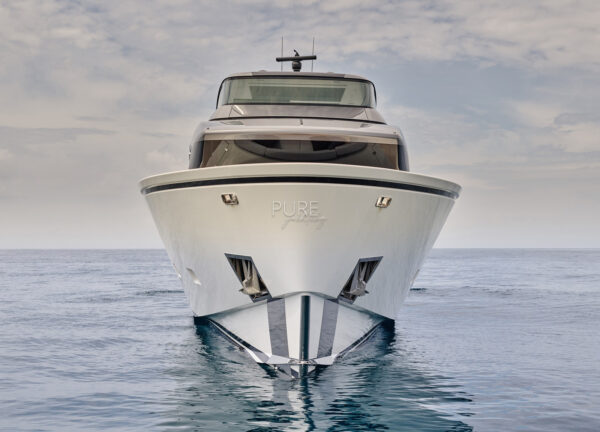 bow luxury yacht sanlorenzo sx88 ozone western italy