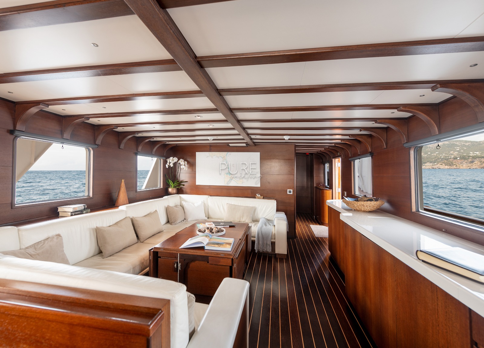 lounge luxury yacht navetta 31 balearics