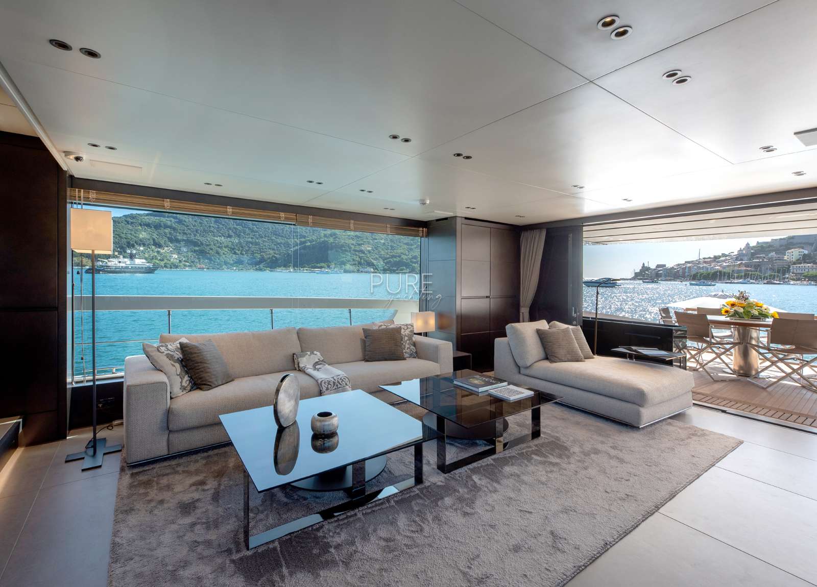 lounge luxury yacht sanlorenzo sx88 charter