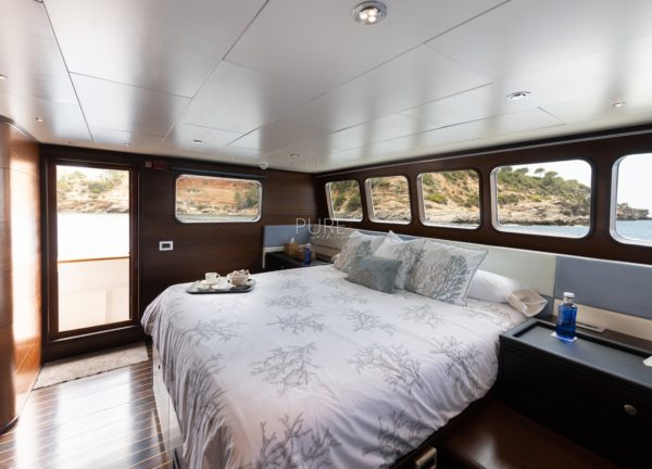 master cabin luxury yacht navetta 31 balearics