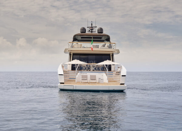 rear luxury yacht sanlorenzo sx88 ozone western italy