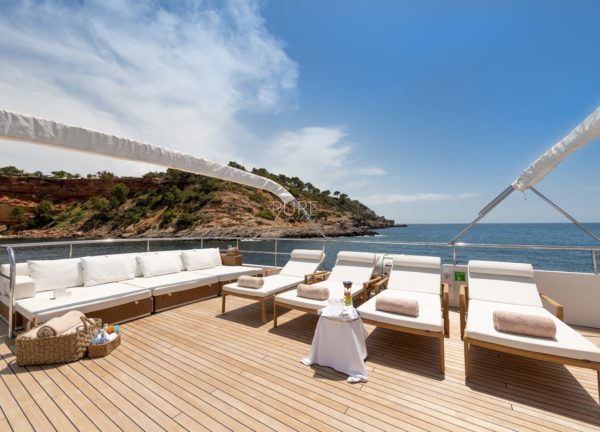 sunbeds luxury yacht navetta 31 balearic islands