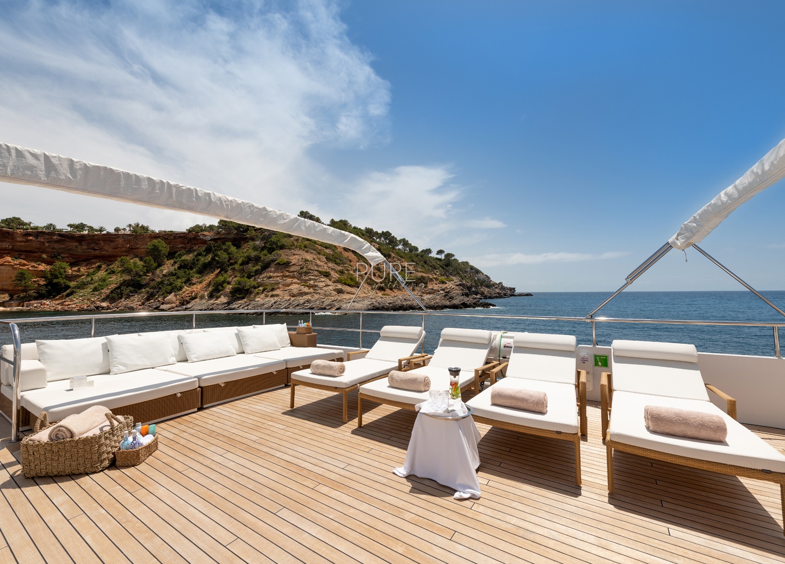 sunbeds luxusyacht navetta 31 balearic islands