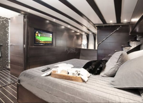 vip cabin luxury yacht navetta 31 balearics