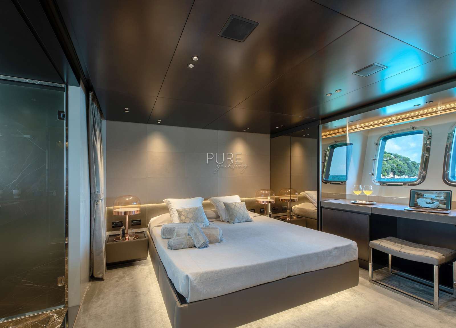 yacht charter luxury sanlorenzo sx88 Schlafzimmer