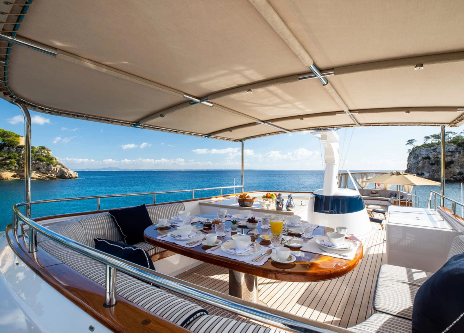 benetti odyssey III flybridge dining