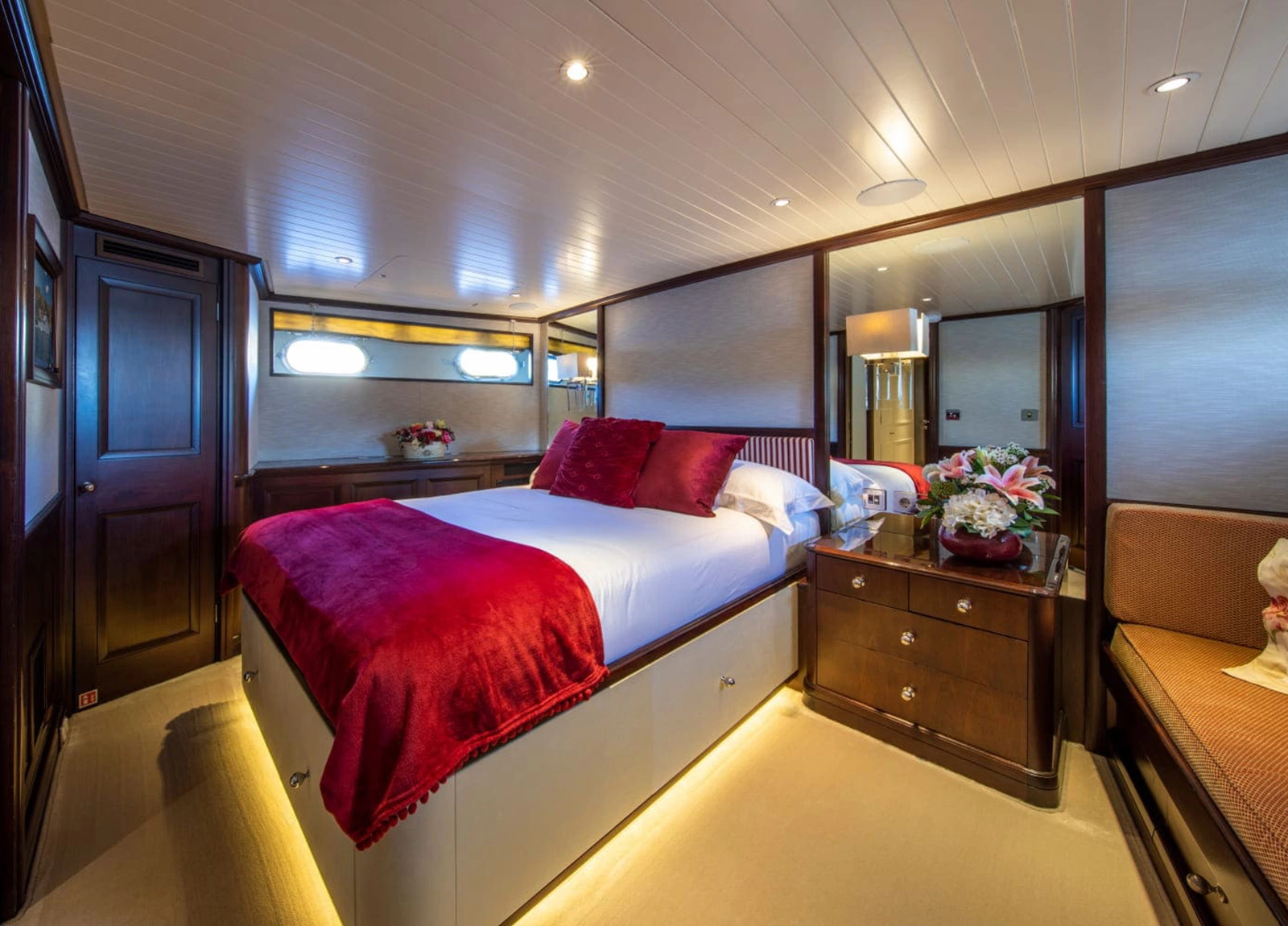 benetti odyssey III suite