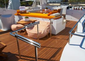 upperdeck-luxury-yacht-heesen-28m-heartbeat-of-life-spain