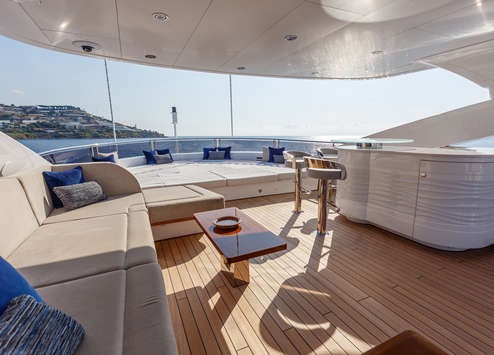upperdeck luxury yacht sunseeker 131 lady m