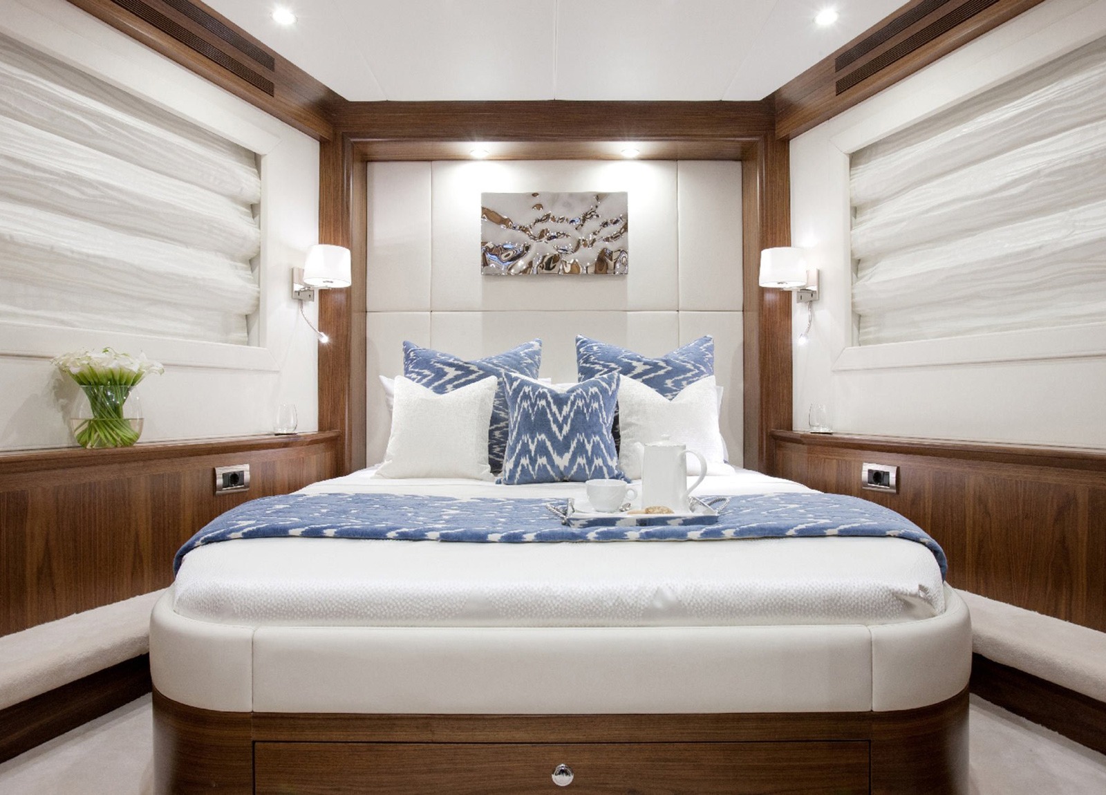 vip cabin luxury yacht mulder 286m firefly