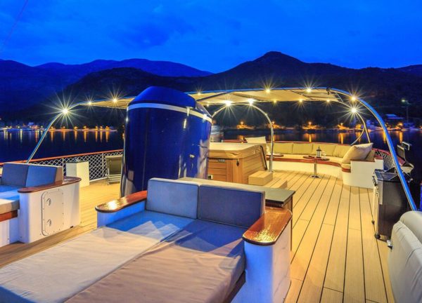 upperdeck night luxury yacht donna del mare charter