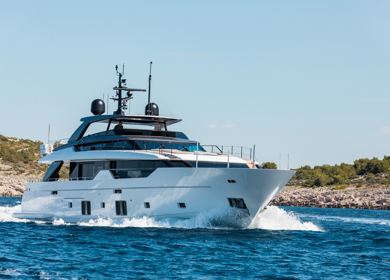 luxusyacht sanlorenzo sl102 asymmetric noor ii kroatien charter