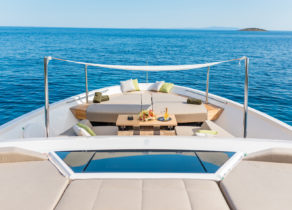 sunbeds-luxury-yacht-sanlorenzo-sl102-asymmetric-noor-ii
