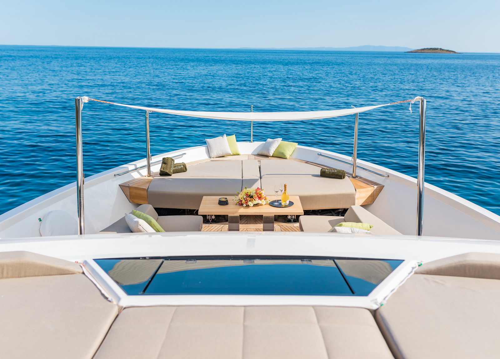 sunbeds luxusyacht sanlorenzo sl102 asymmetric noor ii