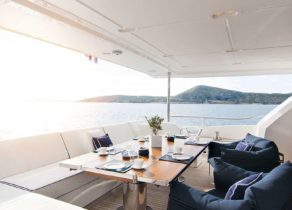 Upperdeck Luxury Yacht azimut 95 memories too greece