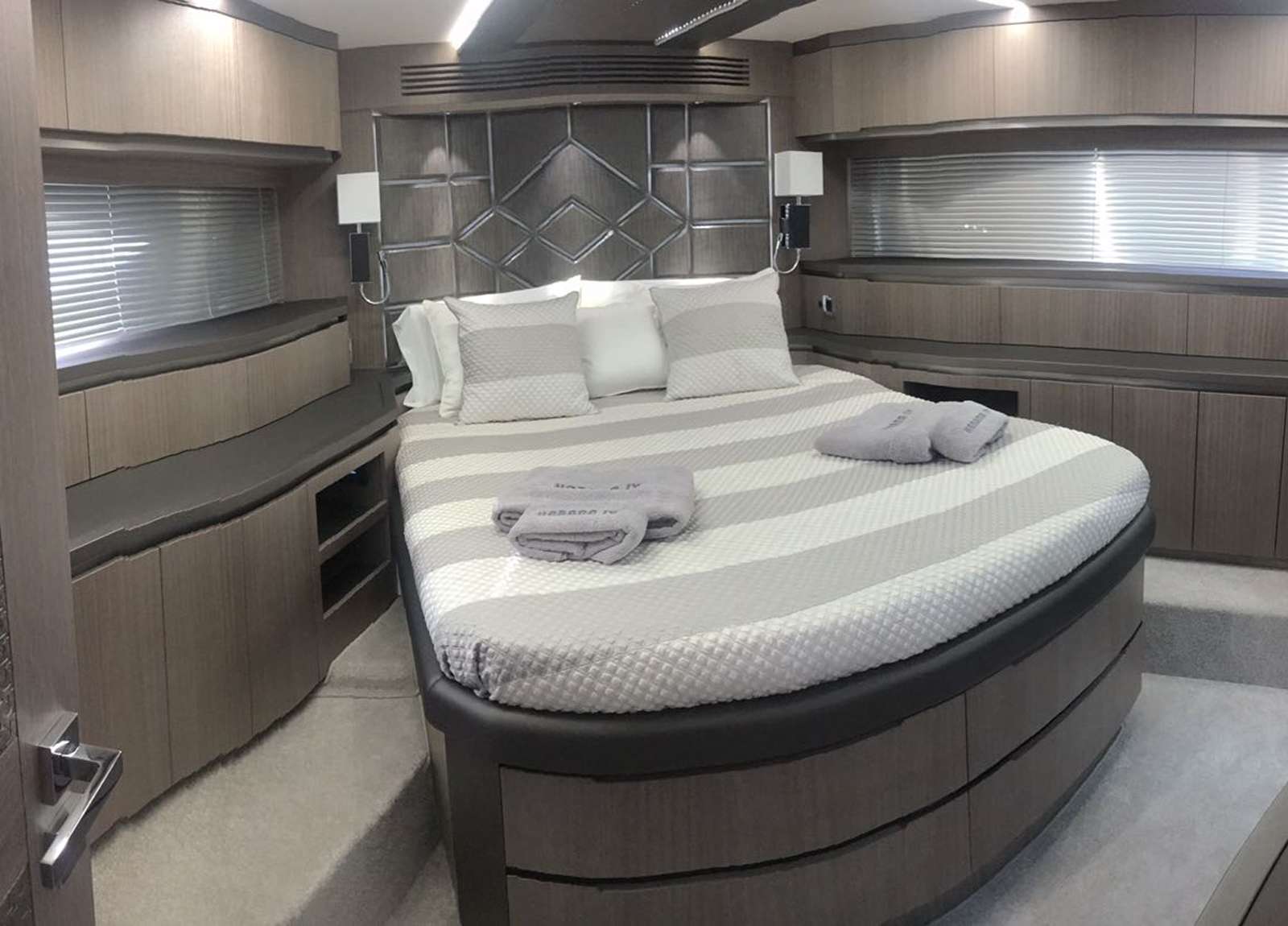 cabin luxury yacht habana iv charter pure yachting
