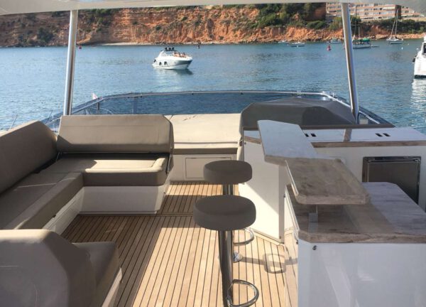 upperdeck luxury yacht habana iv pure yachting