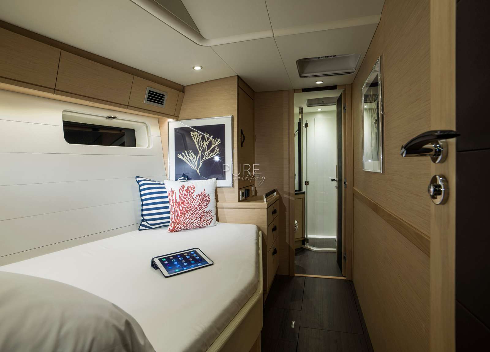 cabin luxury yacht jeanneau 64 thea of southampton