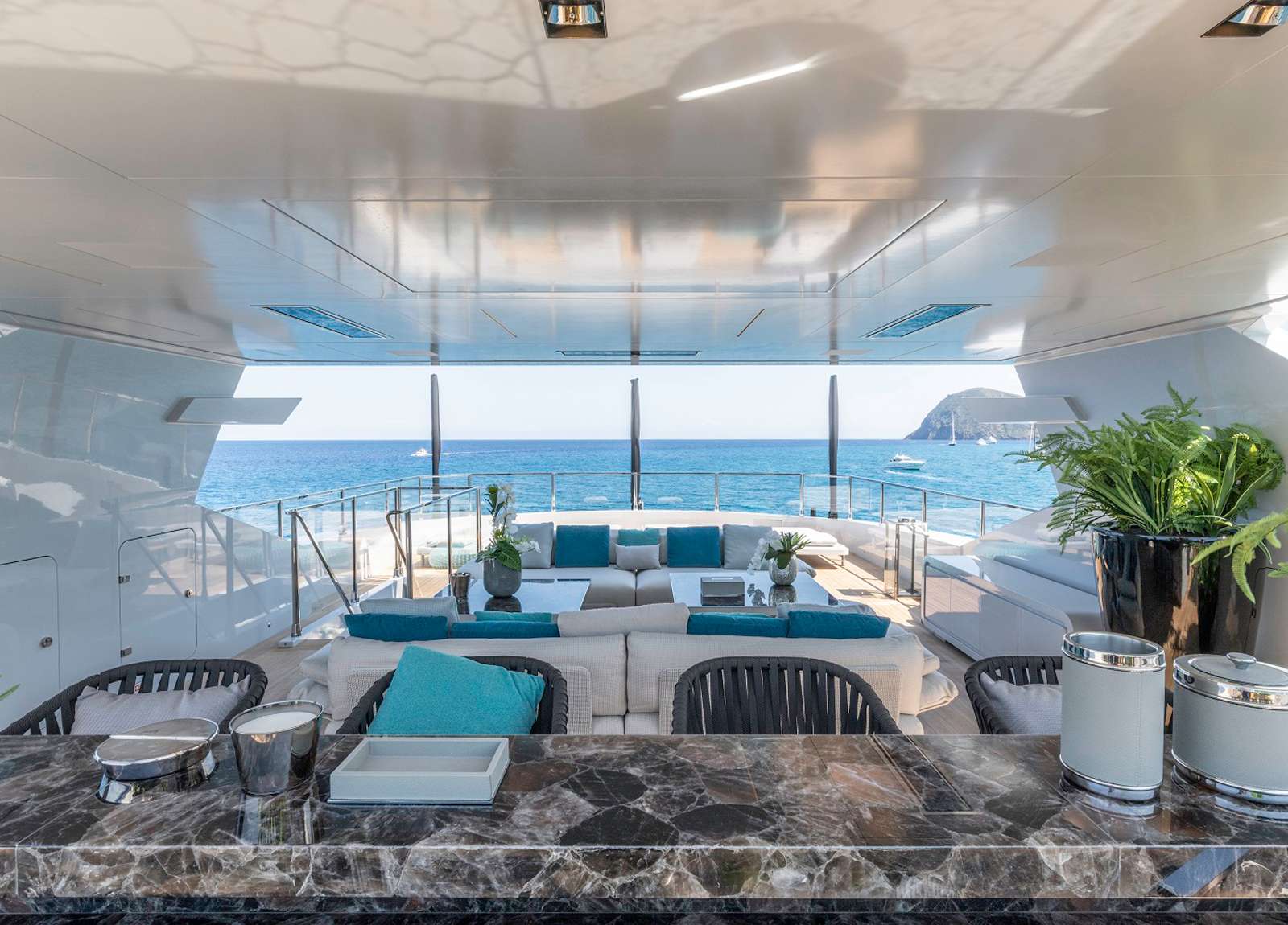 upperdeck luxury yacht rossinavi 50m lel charter