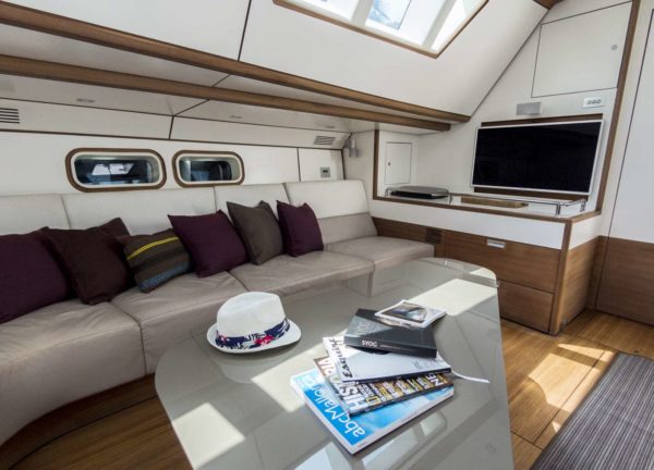 lounge luxury sailing yacht trehard 30m aizu charter