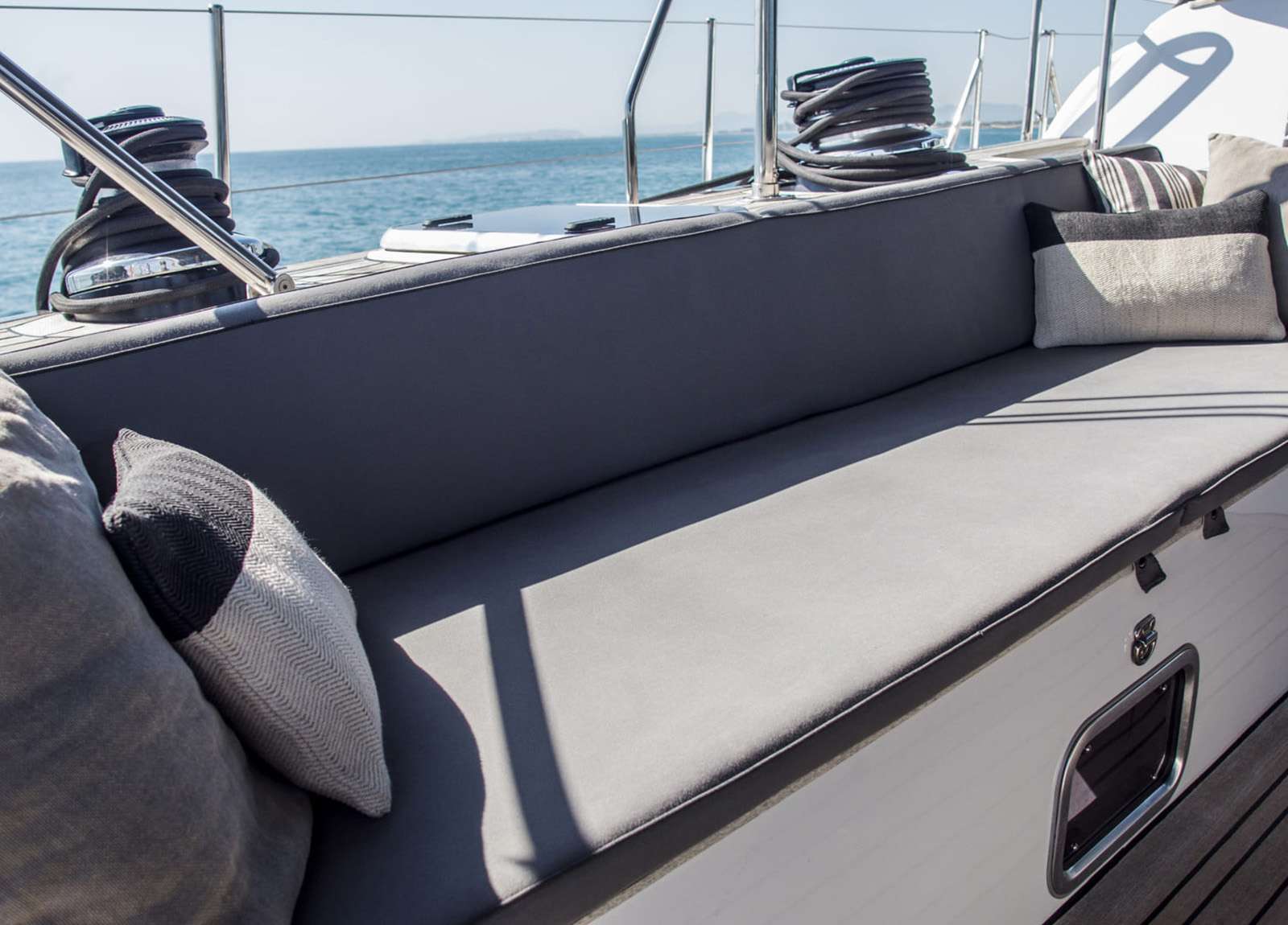 upperdeck luxury sailing yacht trehard 30m aizu