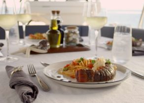 dining-luxury-yacht-oyster-825-champagne-hippy-balearics