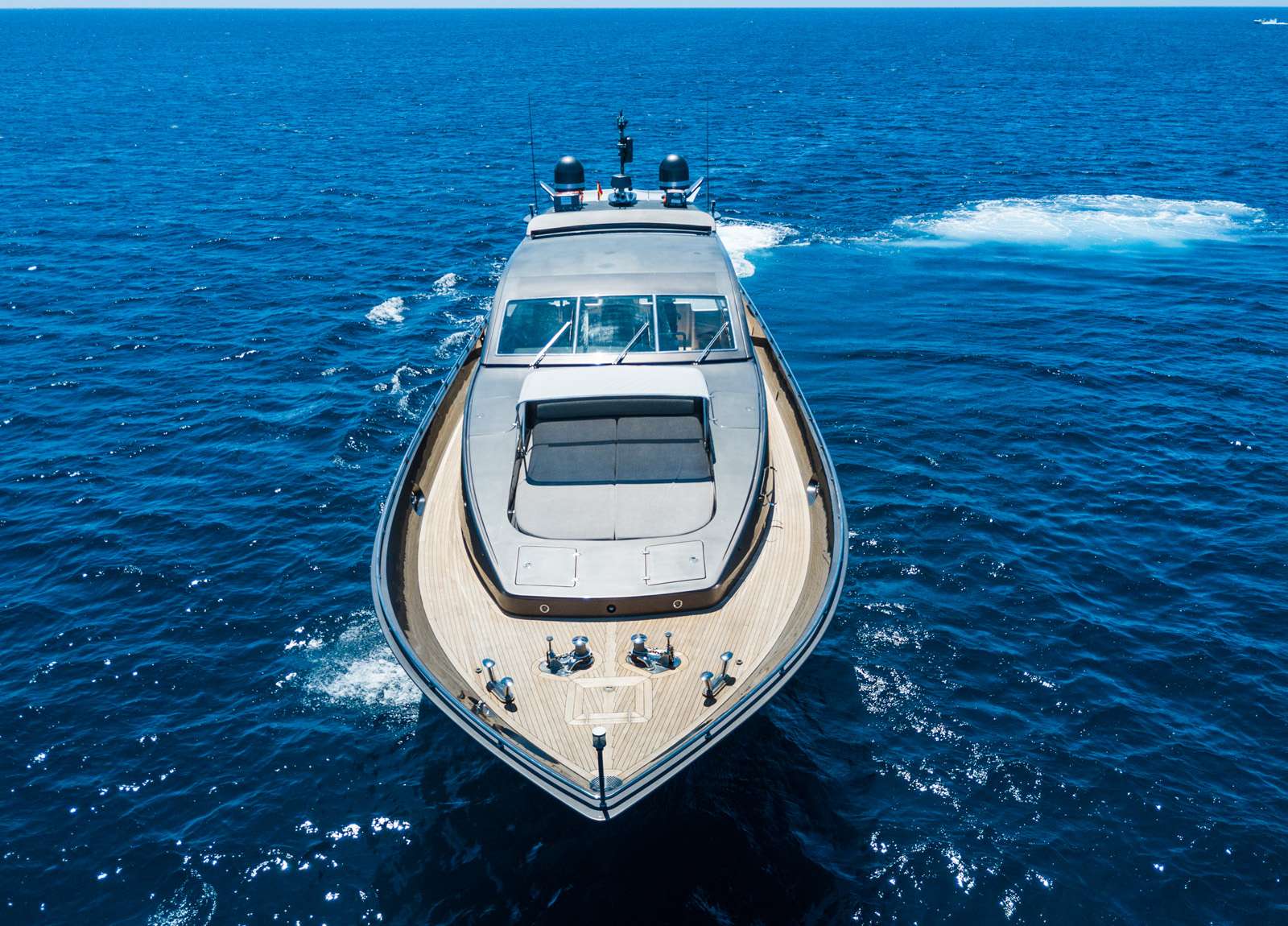 luxury yacht leopard 27 aya for charter bow