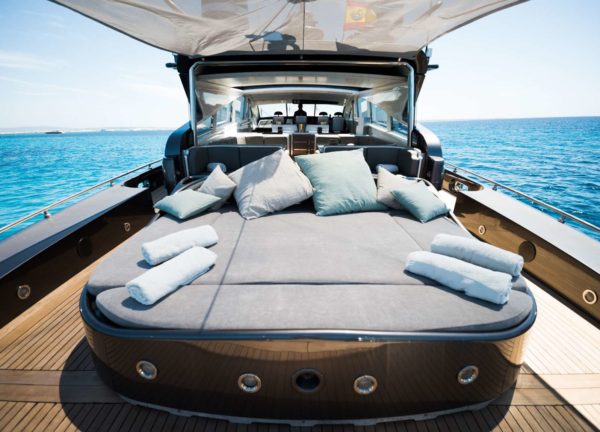 sunbeds luxury yacht leopard 27 aya