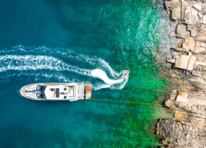 croatia-coast-luxus-yacht-galeon-640-fly