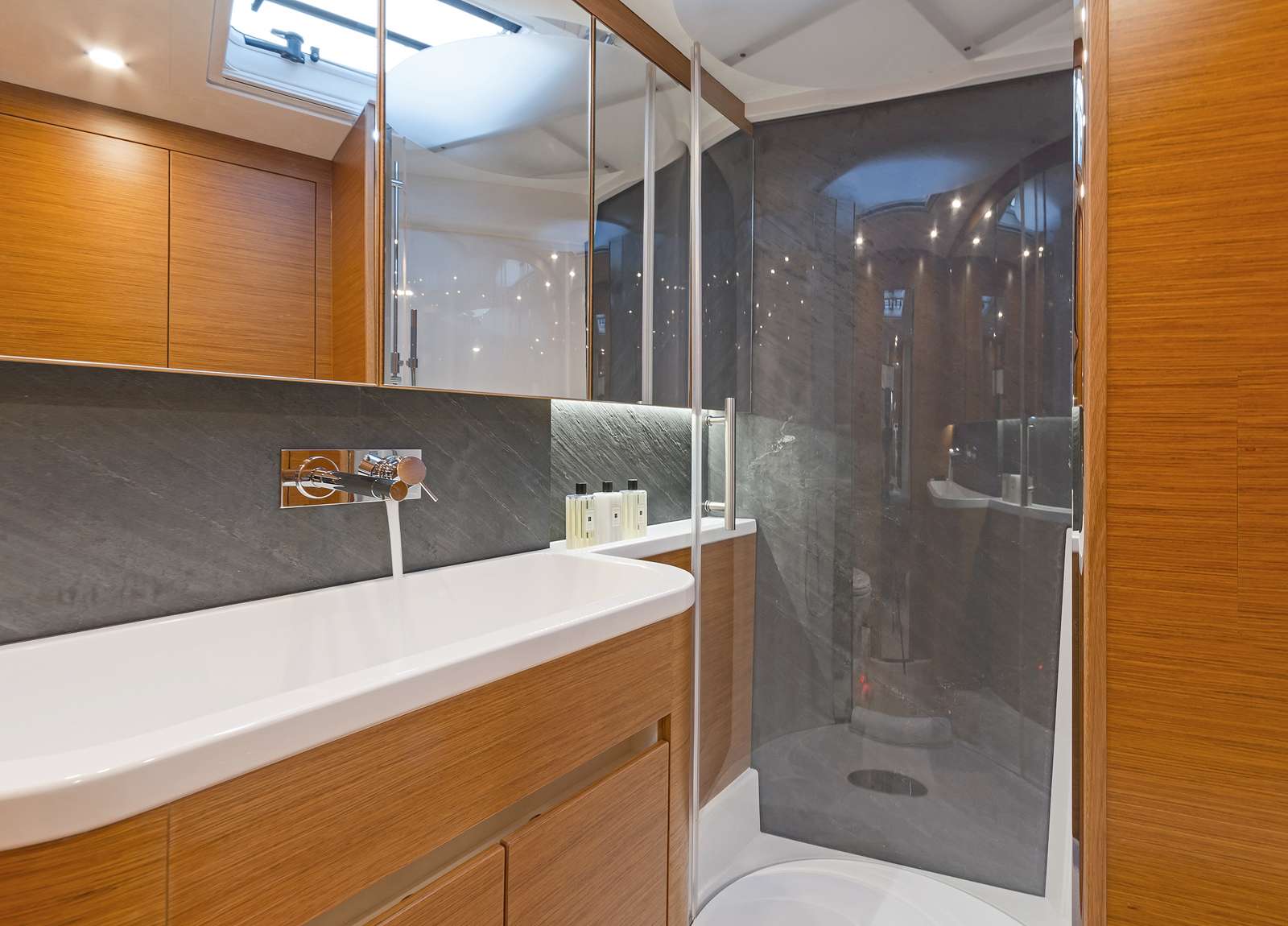bathroom luxury yacht hanse 675 nadamas