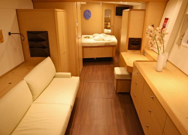 cabin luxury catamaran lagoon 620 nova