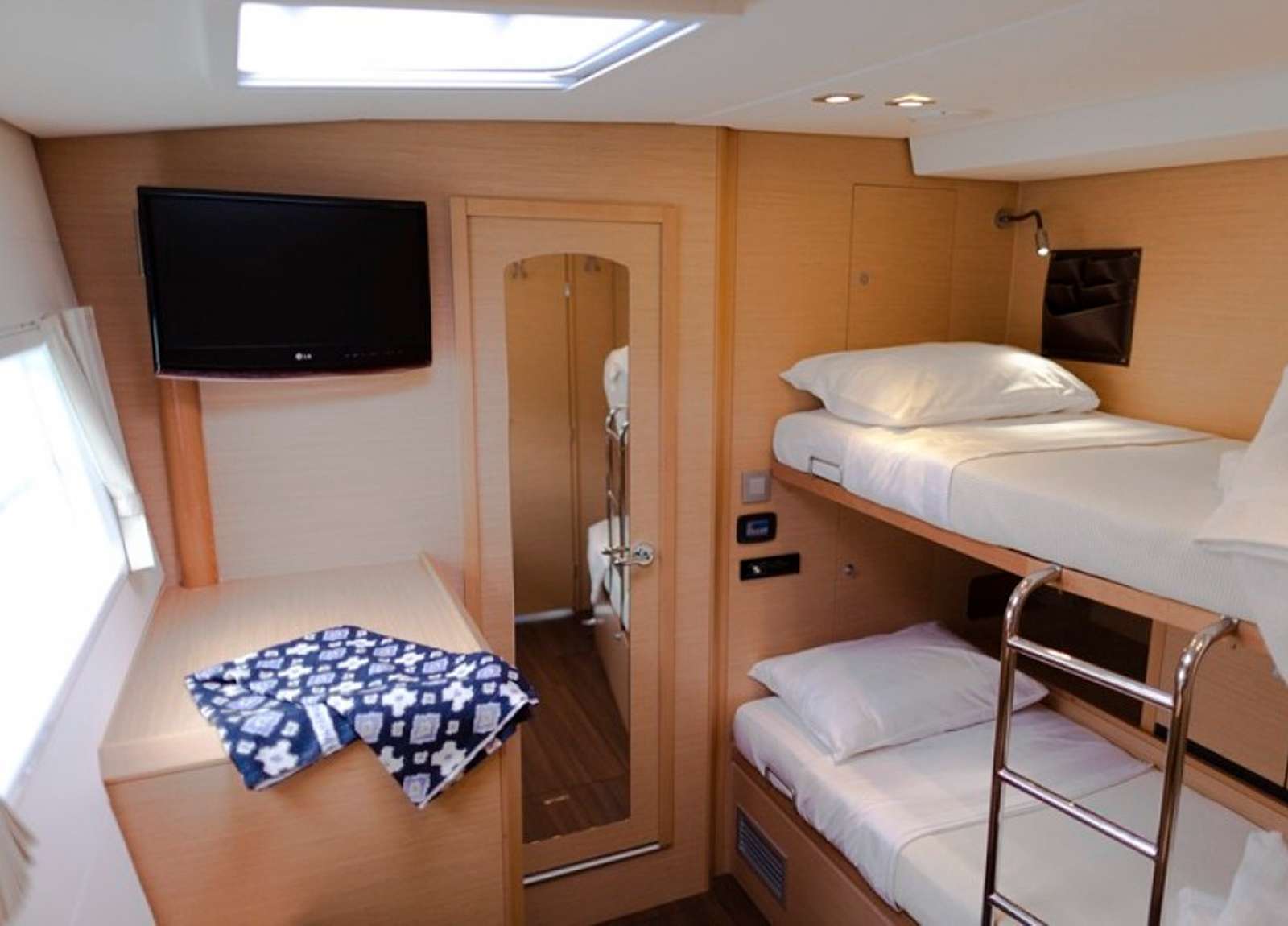 cabin luxury catamaran lagoon 620 nova greece