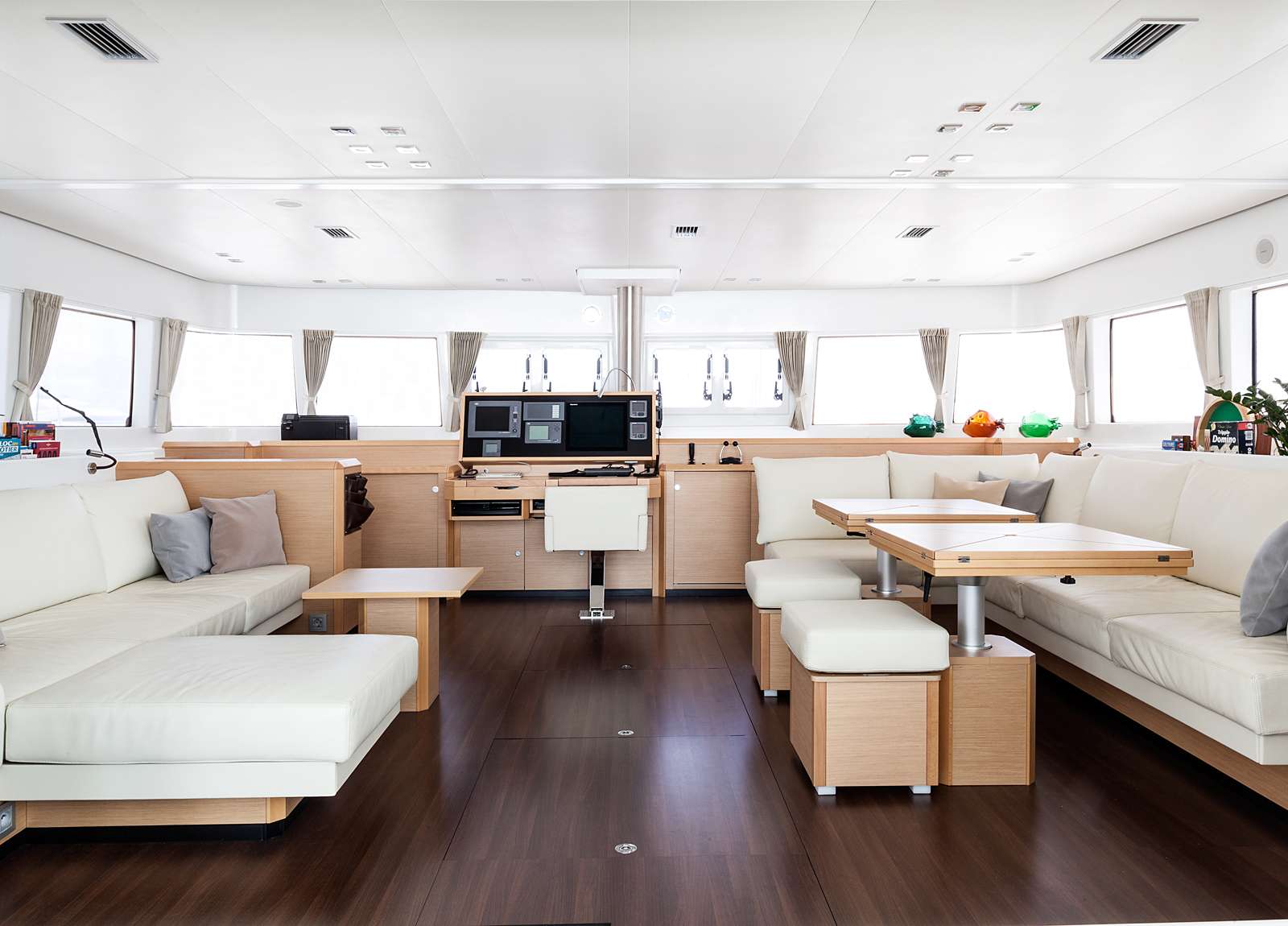 lounge luxury catamaran lagoon 620 nova griechenland