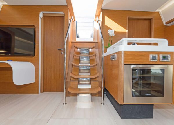lounge luxury yacht hanse 675 nadamas greece