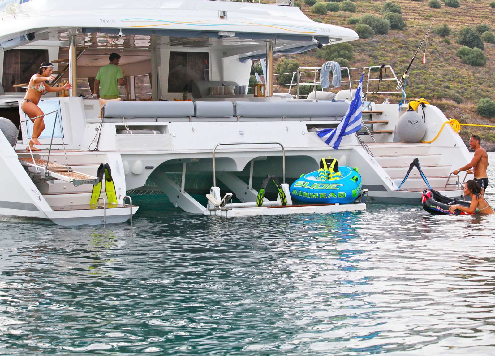 luxury catamaran lagoon 620 nova greece rear