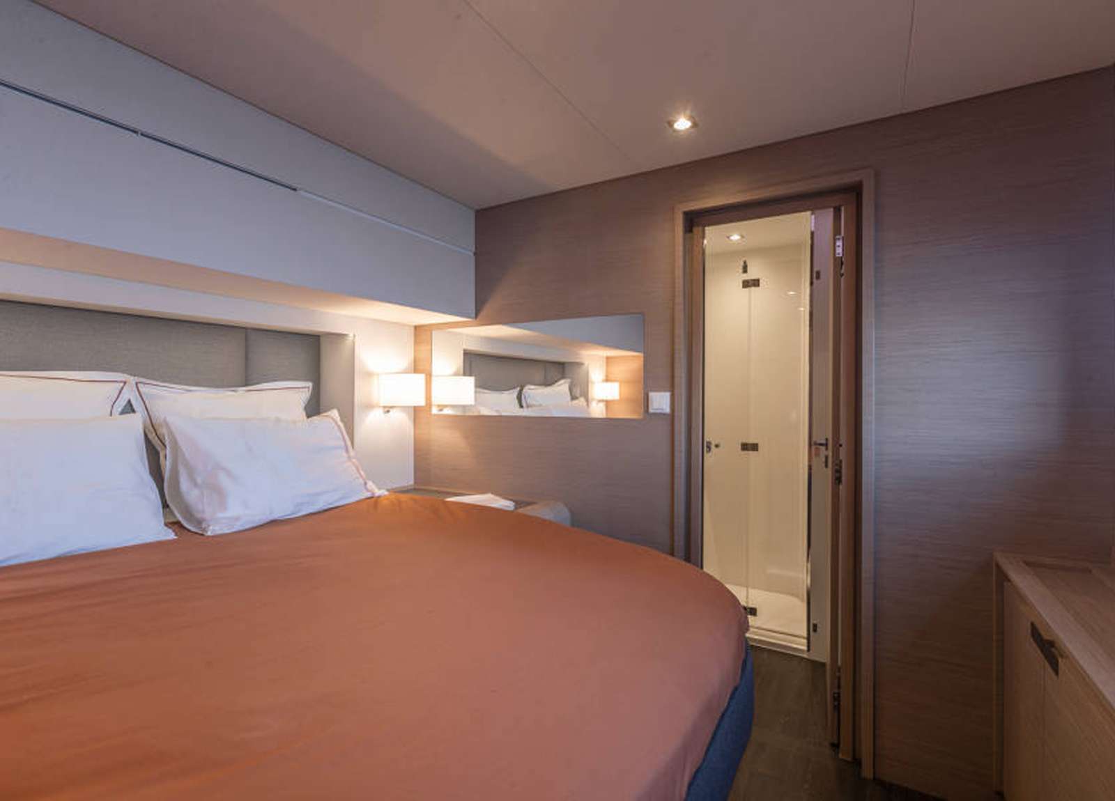 master cabin luxury catamaran fountaine pajot samana 59 alma