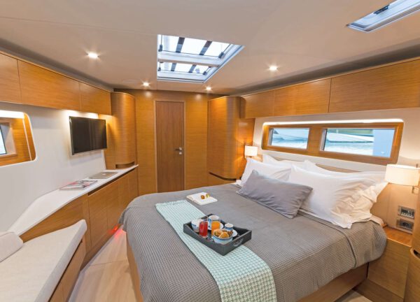 master cabin luxury yacht hanse 675 nadamas