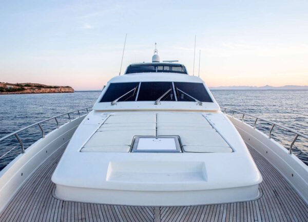 sunbeds luxury yacht possilipo 80 pareaki
