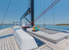 upperdeck-luxury-yacht-hanse-675-nadamas