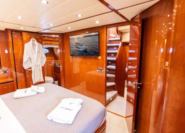 vip cabin luxury yacht possilipo 80 pareaki