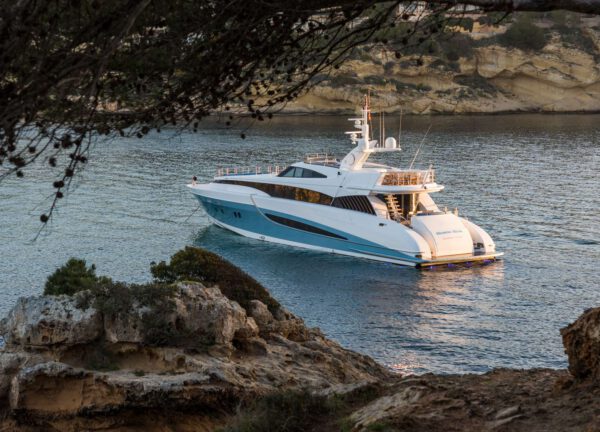 luxury yacht 34m benita blue balearic islands charter