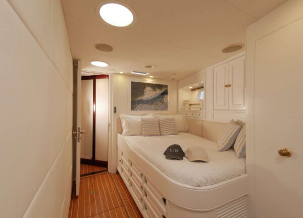 cabin luxury sailing yacht trident 317m elton caribbean